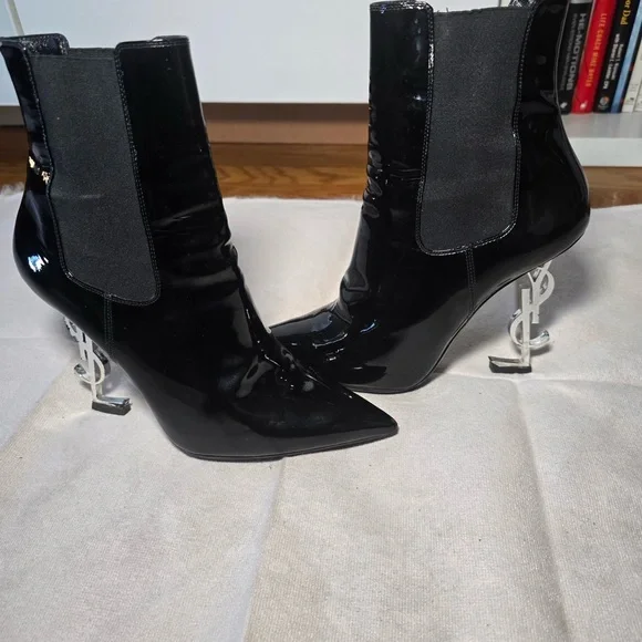 FINAL SALE!!! YSL Saint Laurent Black Patent Leather Opyum Booties - Picture 6 of 7